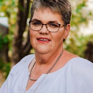 Meet your Posher, Leanne